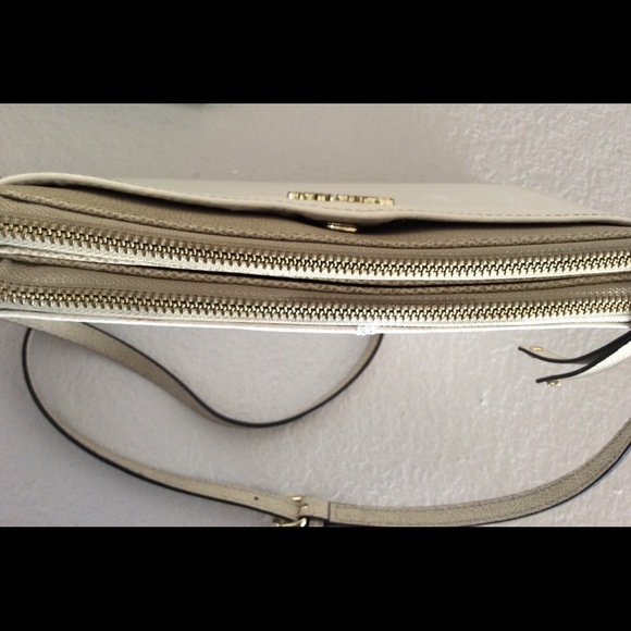 Calvin Klein 2 Tone Crossbody - Picture 6 of 10